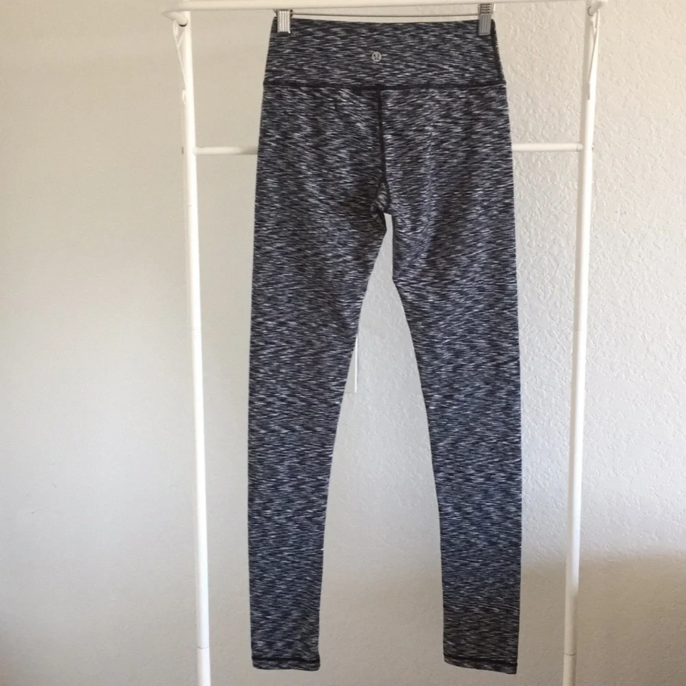 Lululemon Wonder Under Pant (Hi-Rise) black white
